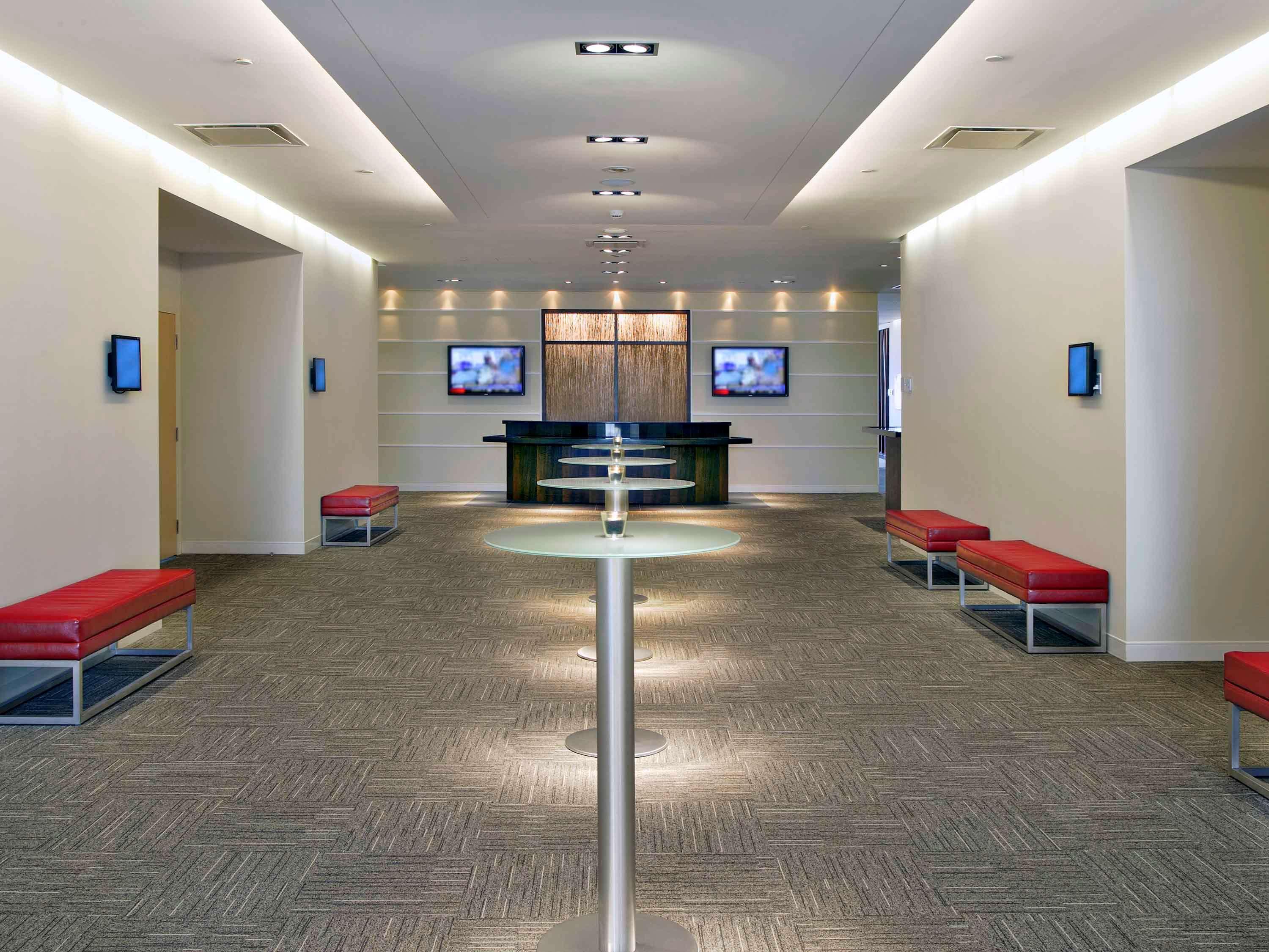 Novotel Montreal Aeroport Дорваль Экстерьер фото