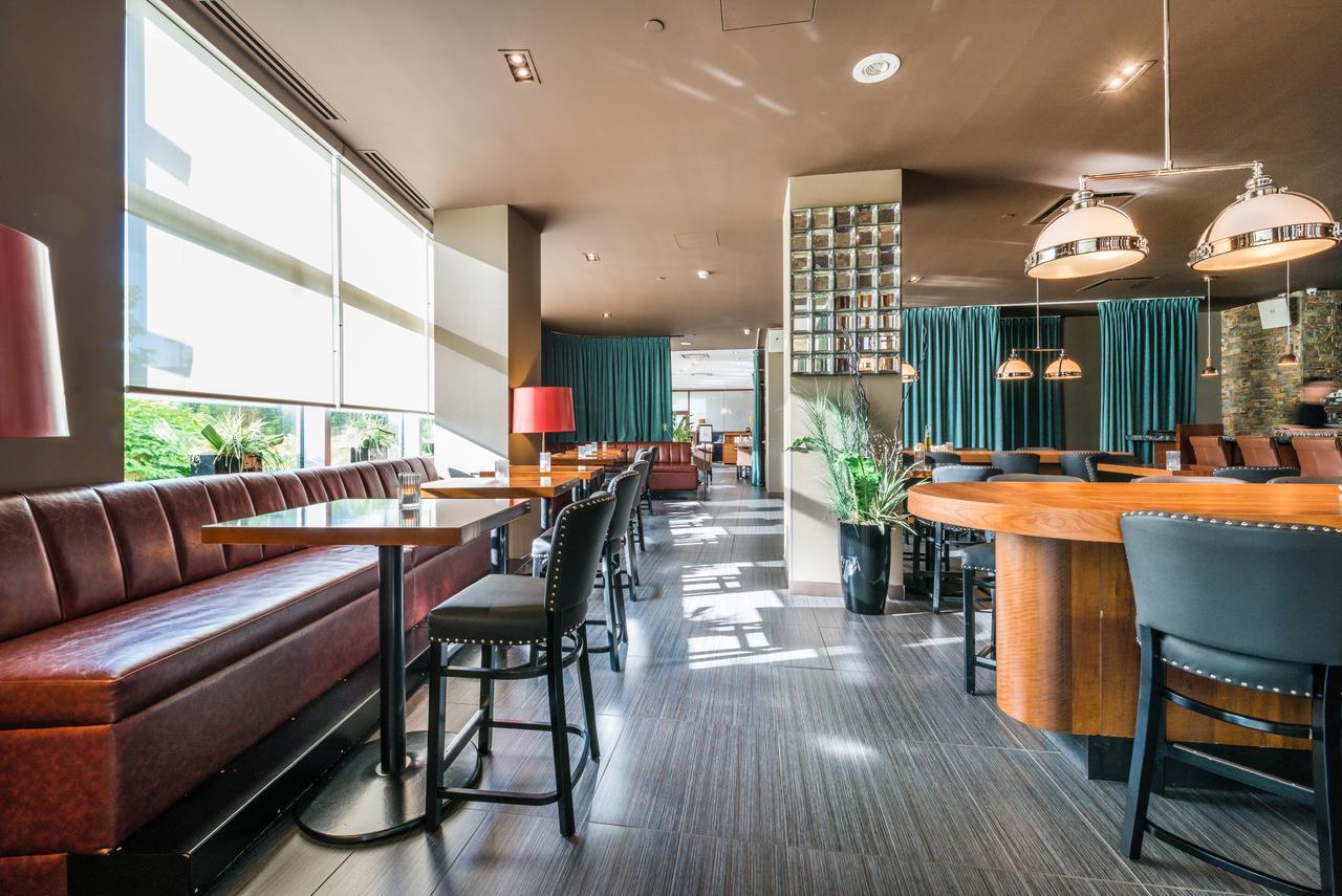 Novotel Montreal Aeroport Дорваль Экстерьер фото