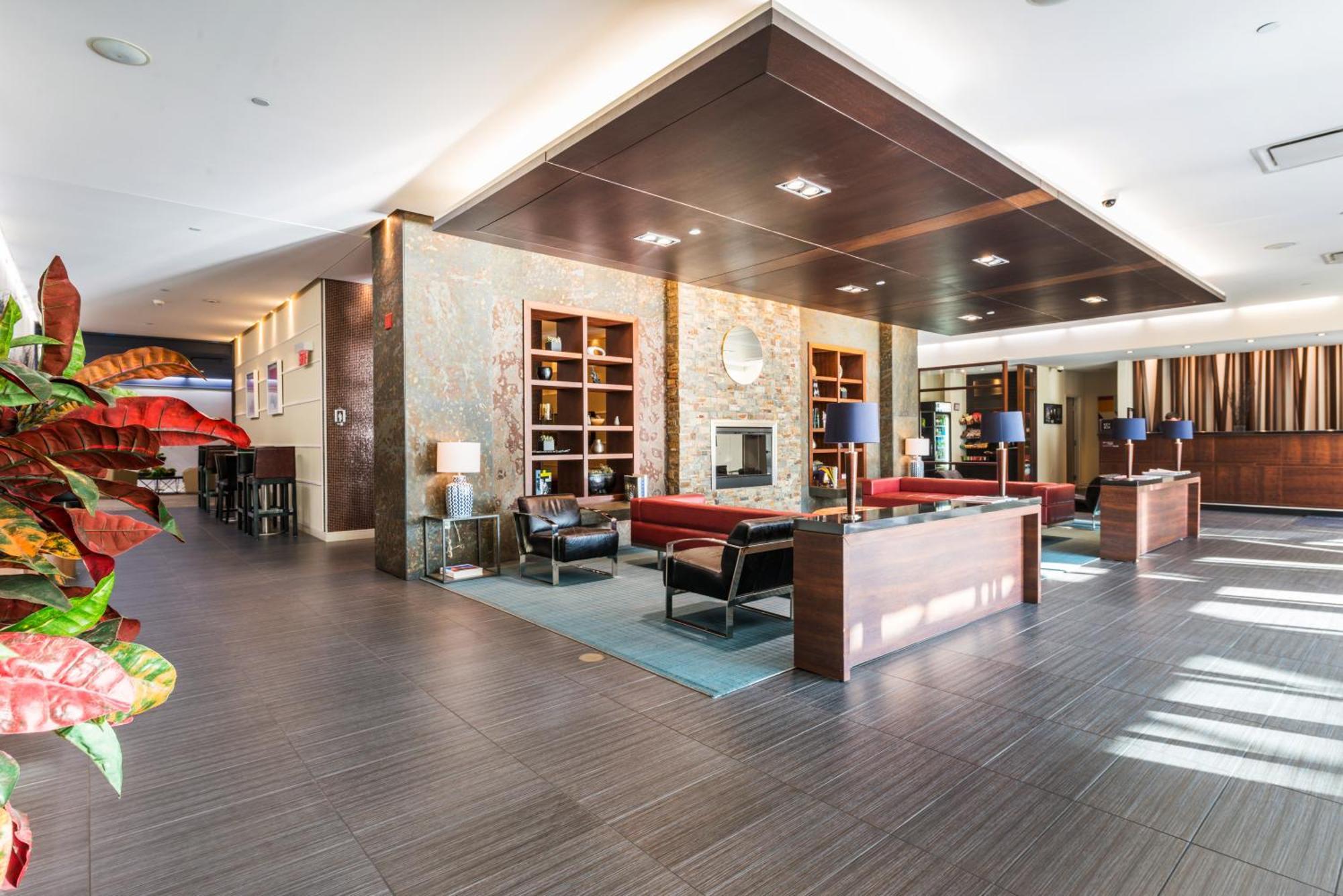 Novotel Montreal Aeroport Дорваль Экстерьер фото
